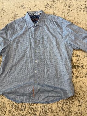 Robert Graham Light Blue Patterned Men's Button-Down Shirt Size 3TG.  Worn Twice